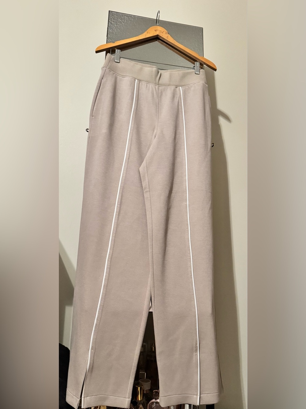 SPANX Taupe Wide-Leg Joggers with White Piping